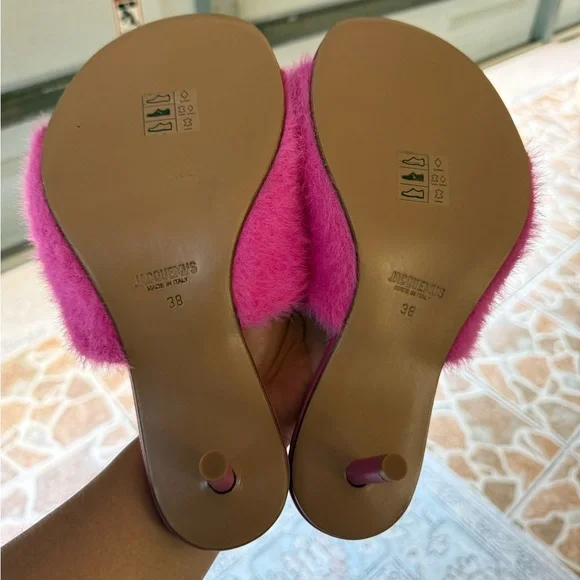 SOLDJacquemus Fuchsia Furry Heeled Sandals - Picture 4 of 4